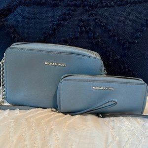 Michael Kors jet set crossbody and matching leather continental wristlet (blue)